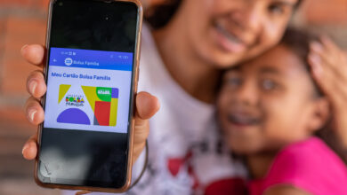 Uma nova rodada de pagamentos começa nesta semana e milhões de brasileiros receberão a parcela do Bolsa Família e adicionais em breve; veja como funciona.