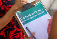 Entenda a notícia que circula na internet sobre a data de fim para os pagamentos do Bolsa Família ainda durante o mês de maio.