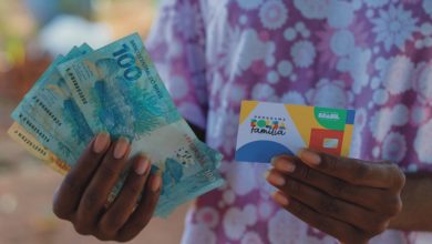 Bolsa Família: Descubra se a renda máxima de R$ 218 é por pessoa ou por família e saiba como funciona o programa.