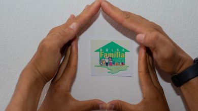 Morar com outro beneficiário do Bolsa Família pode impactar os benefícios, dependendo da composição da renda familiar registrada no CadÚnico.