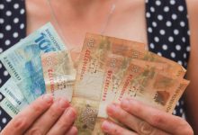 Saiba como as beneficiárias do Bolsa Família podem obter um aumento de R$ 250 na renda mensal com o programa Mães de Goiás.