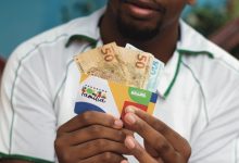 Saiba como funciona o corte do Bolsa Família quando o beneficiário consegue um emprego formal e quais são as regras para manter o benefício em 2024.