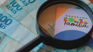 Entenda como o trabalho de um dependente como menor aprendiz pode impactar o valor do seu benefício do Bolsa Família.