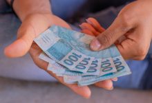 Salário mínimo pode mudar dentro de 1 ano e essa alteração tende a mudar muitos detalhes da realidade econômica brasileira; entenda o que acontece.