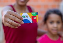 Quem tem Bolsa Família pode garantir benefícios extras direcionados para crianças e jovens? Entenda as regras atualizadas.