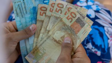 O Bolsa do Povo pode pagar uma bela quantia para os brasileiros que estiverem aptos a receber mais esse auxílio público do Brasil.