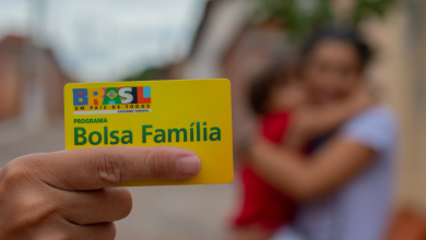 Parcela do Bolsa Família será atrasada devido ao feriado de 15 de novembro Confira agora