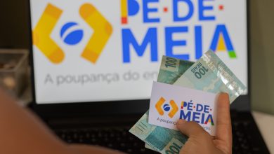 O Pé-de-Meia vai continuar sendo pago após negociações do governo com o TCU.