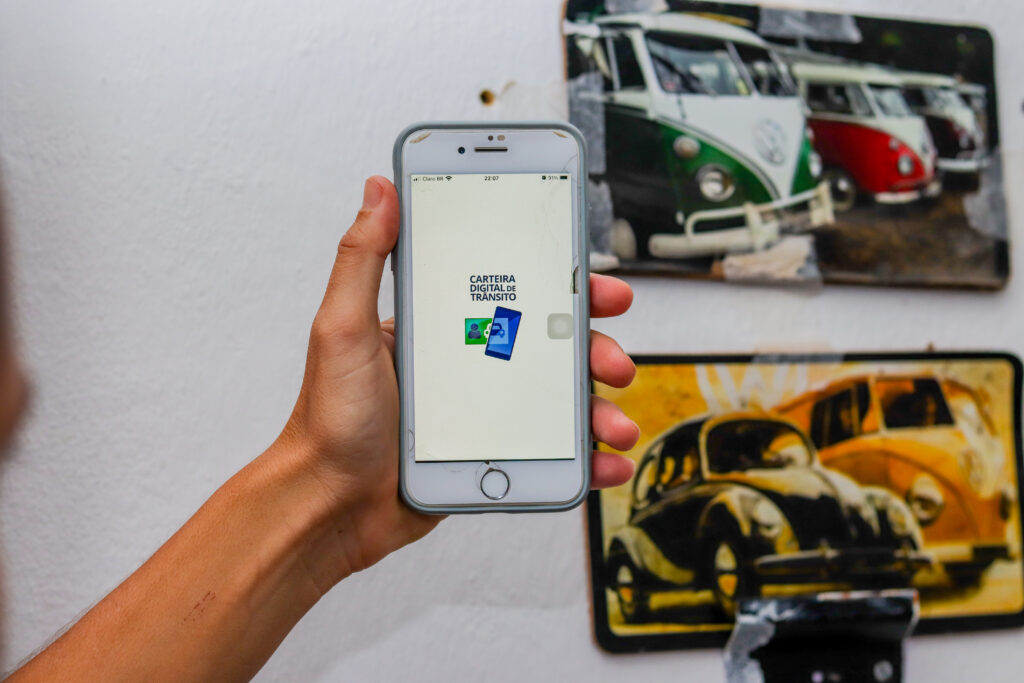 Você já conhece os benefícios da CNH Digital? Veja como habilitar no seu celular.