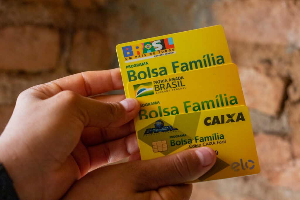 Os beneficiários do Bolsa Família que apostaram em bets devem ficar atentos.