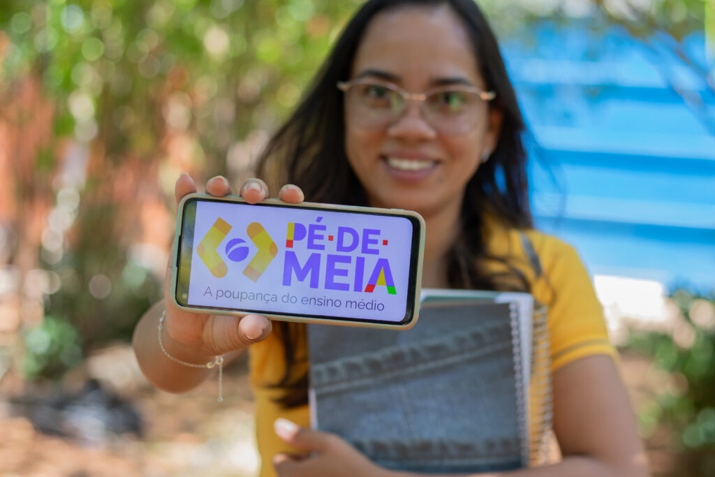 O pagamento do Pé-de-Meia em junho está perto de chegar. COnfira quando ocorre.