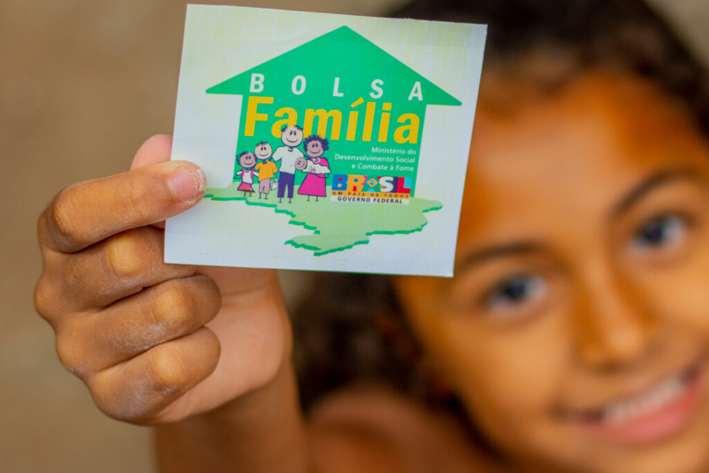 Se você quer ganahr muito com o Bolsa Família, veja como funciona o pagamento dos extras.