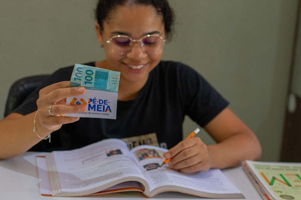 O pagamento do Pé-de-Meia finalmente foi esquematizado em junho. Confira.