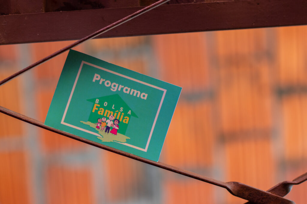 Quem vai receber o Bolsa Família este mês pode perceber uma diminuição nos valores.