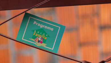 Quem vai receber o Bolsa Família este mês pode perceber uma diminuição nos valores.