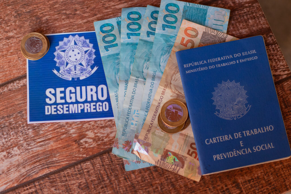 Vai solicitar o seguro-desemprego? Veja como fazer isso.
