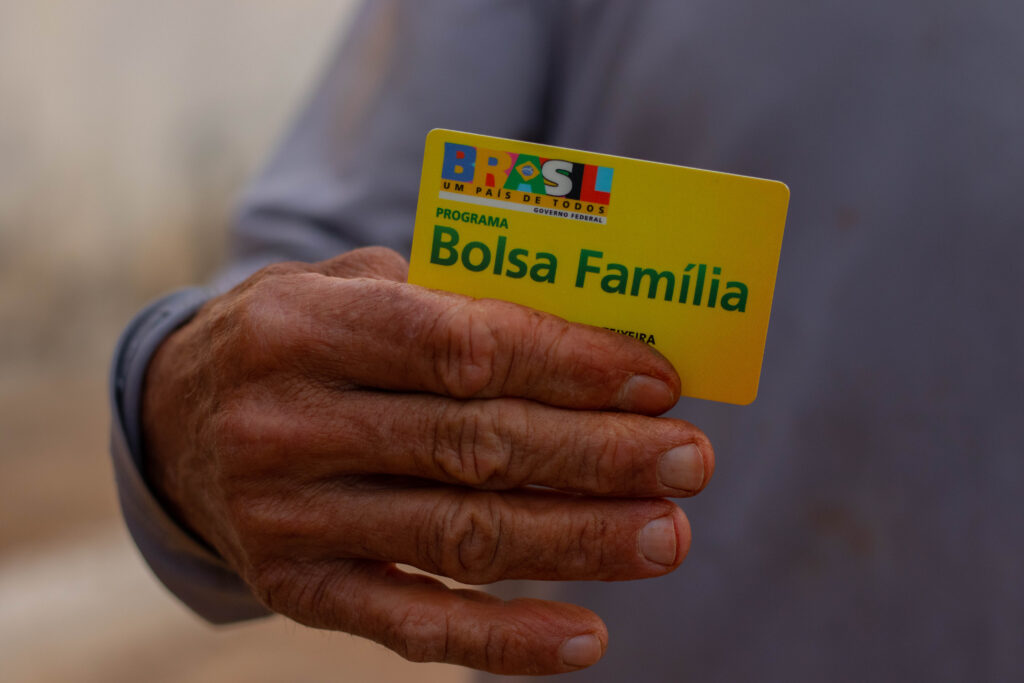 O Bolsa Família está de cara nova. Veja quais regras mudaram ao longo do tempo.