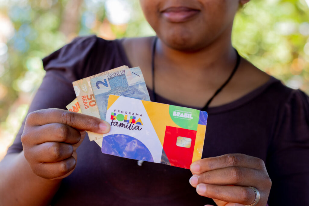 Se você é beneficiário do Bolsa Família, veja quando vai receber os pagamentos.