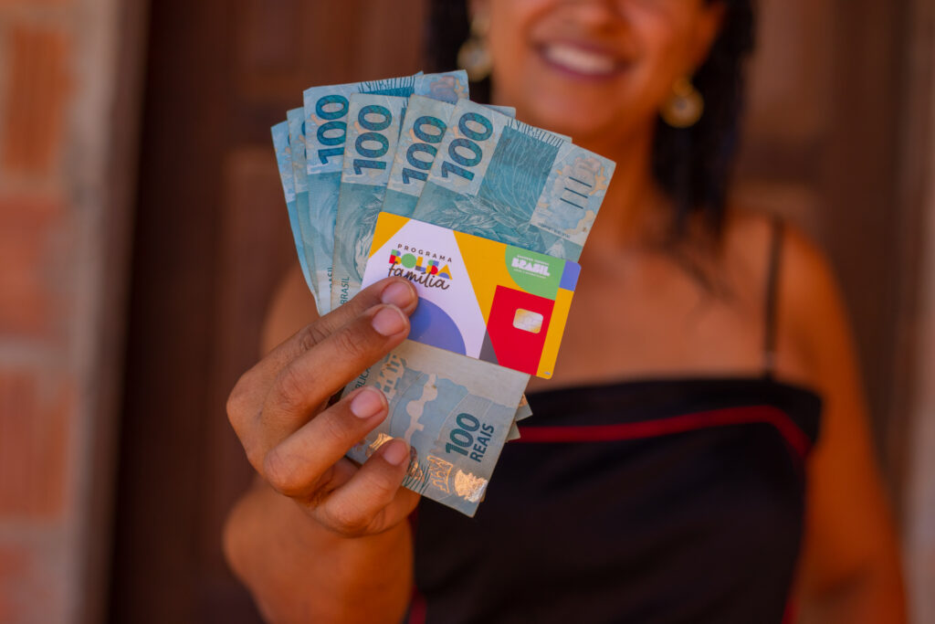 Se você recebe o Bolsa Família, veja como fica a nova regra de proteção.