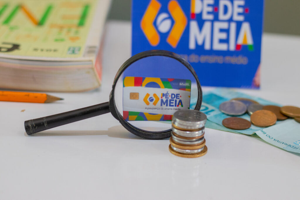 Os alunos do EJA que concluíram a escola podem receber uma parcela maior do Pé-de-Meia. 