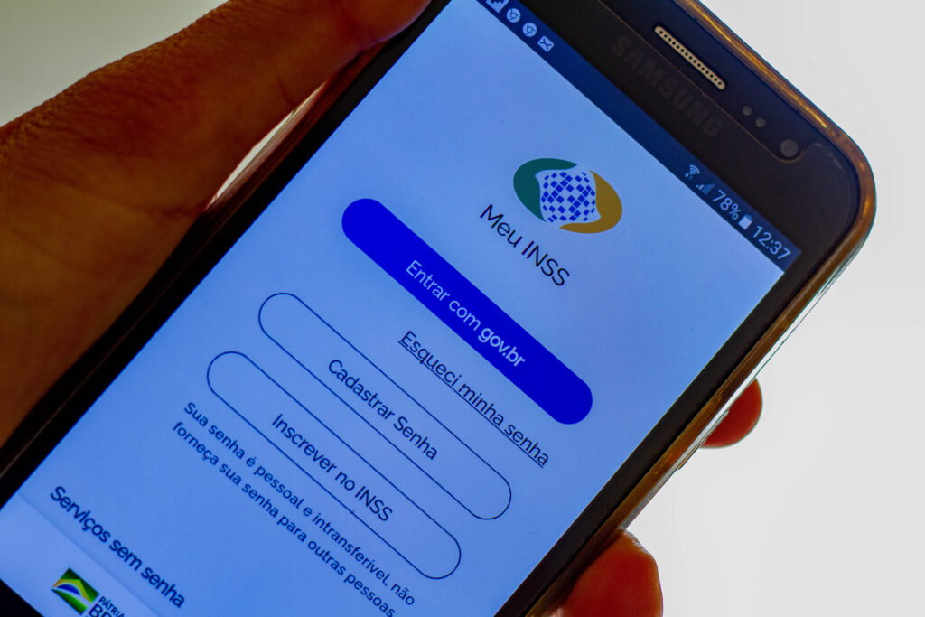 Se você quer conseguir benefícios e direitos, mantenha o CNIS atualizado.