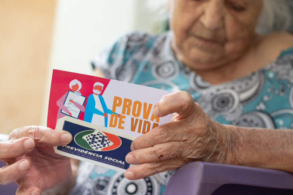 Se você ainda não fez a prova de vida, veja formas de cumprir seu dever.