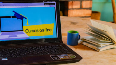 Se você quer estudar de graça e ter carteirinha estudantil, o governo te ajuda.