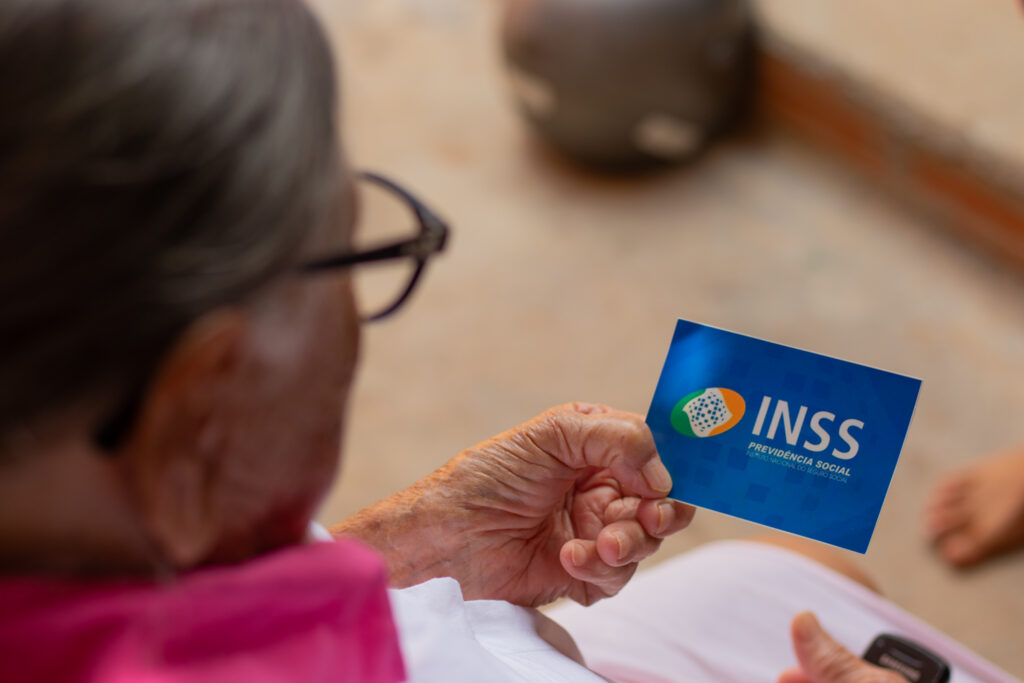 Quem espera pela liberação de benefícios do INSS deve ficar atento aos detalhes.
