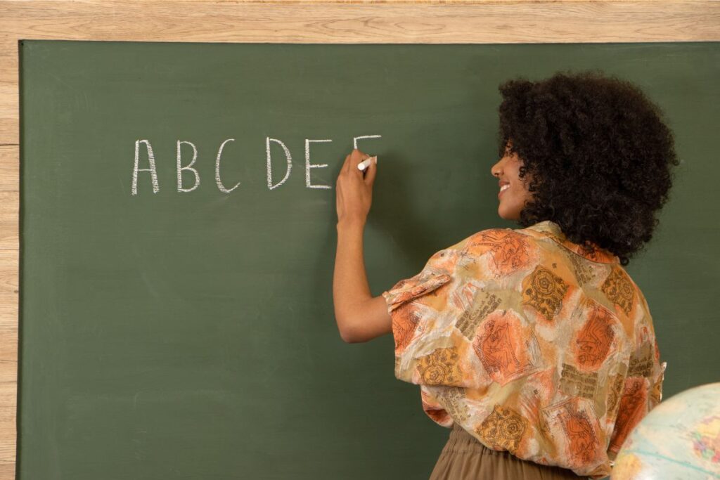 Se você é professor, saiba tudo sobre a Carteira Nacional Docente.