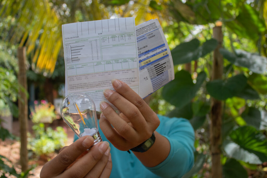 Os beneficiários do CadÚnico podem receber isenção total da conta de luz.