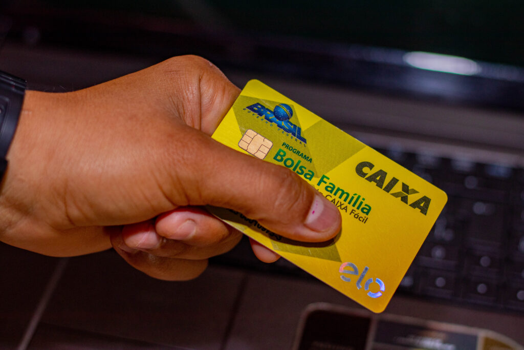 O atendimento do Bolsa Família foi reduzido e muitos aguardam liberação.