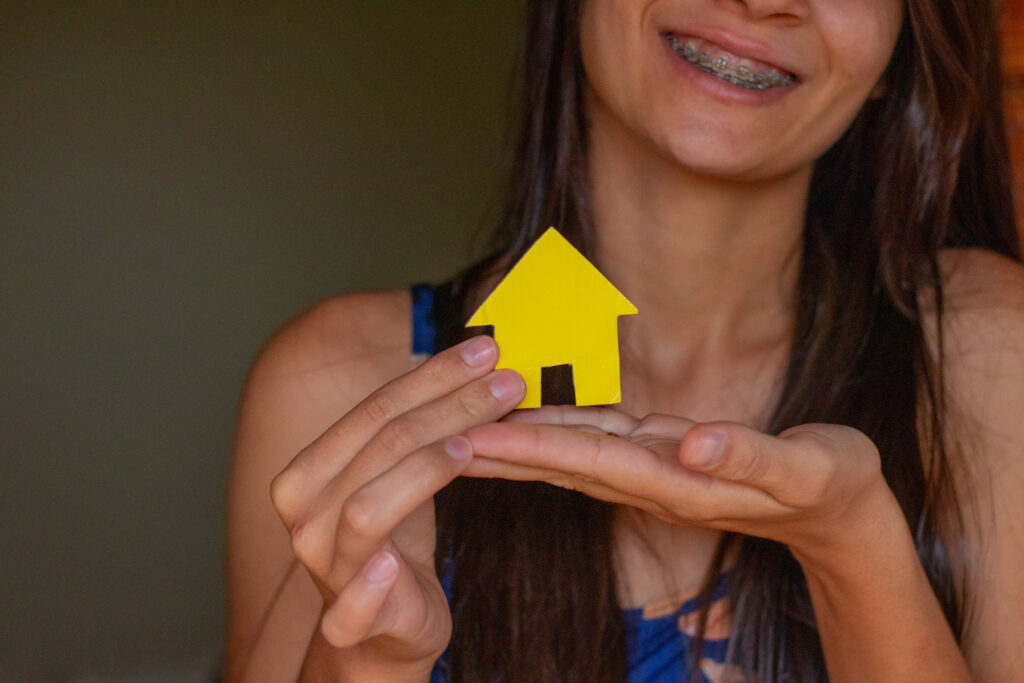 O programa Porta de Entrada pode te ajudar a conquistar sua casa própria.