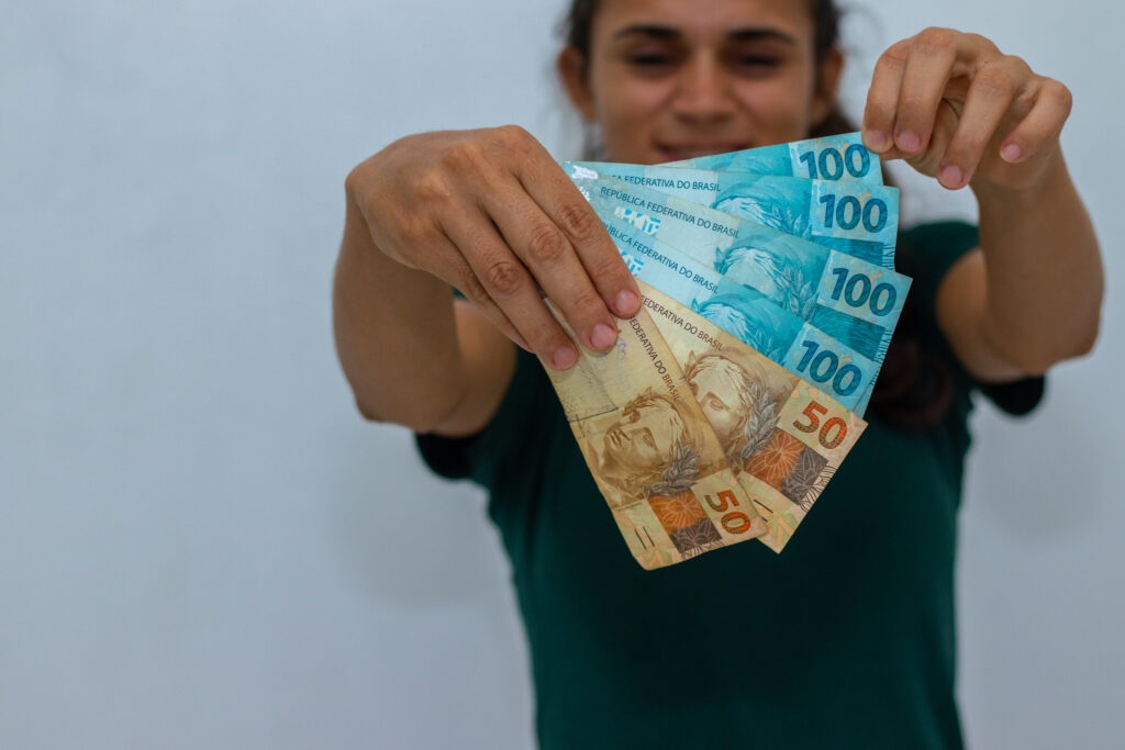 Se você vai recebe ros pagametnos da Caixa em novembro, fique de olho nas datas