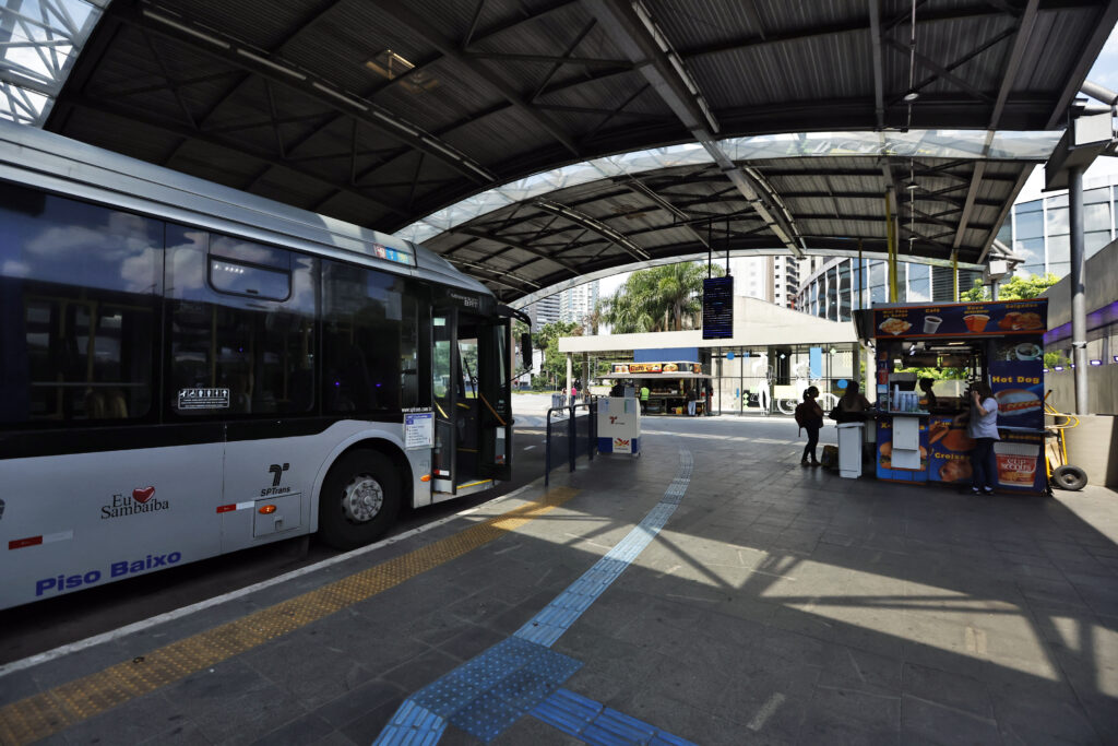 A tarifa zero é um benefício que pode ajudar milhares de brasileiros.